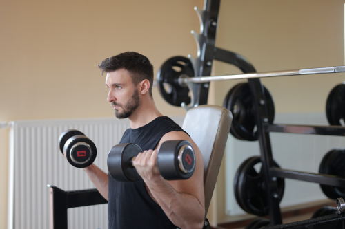 Dumbbell oefeningen voor beginners