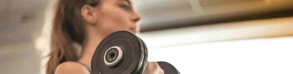 Krachttraining oefeningen om thuis te doen: bouw echte kracht op met deze concrete aanpak