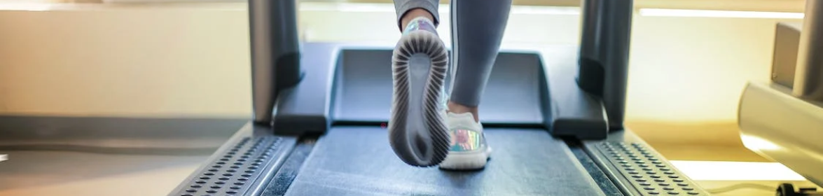 Loopband workouts voor vetverbranding: 4 schema's