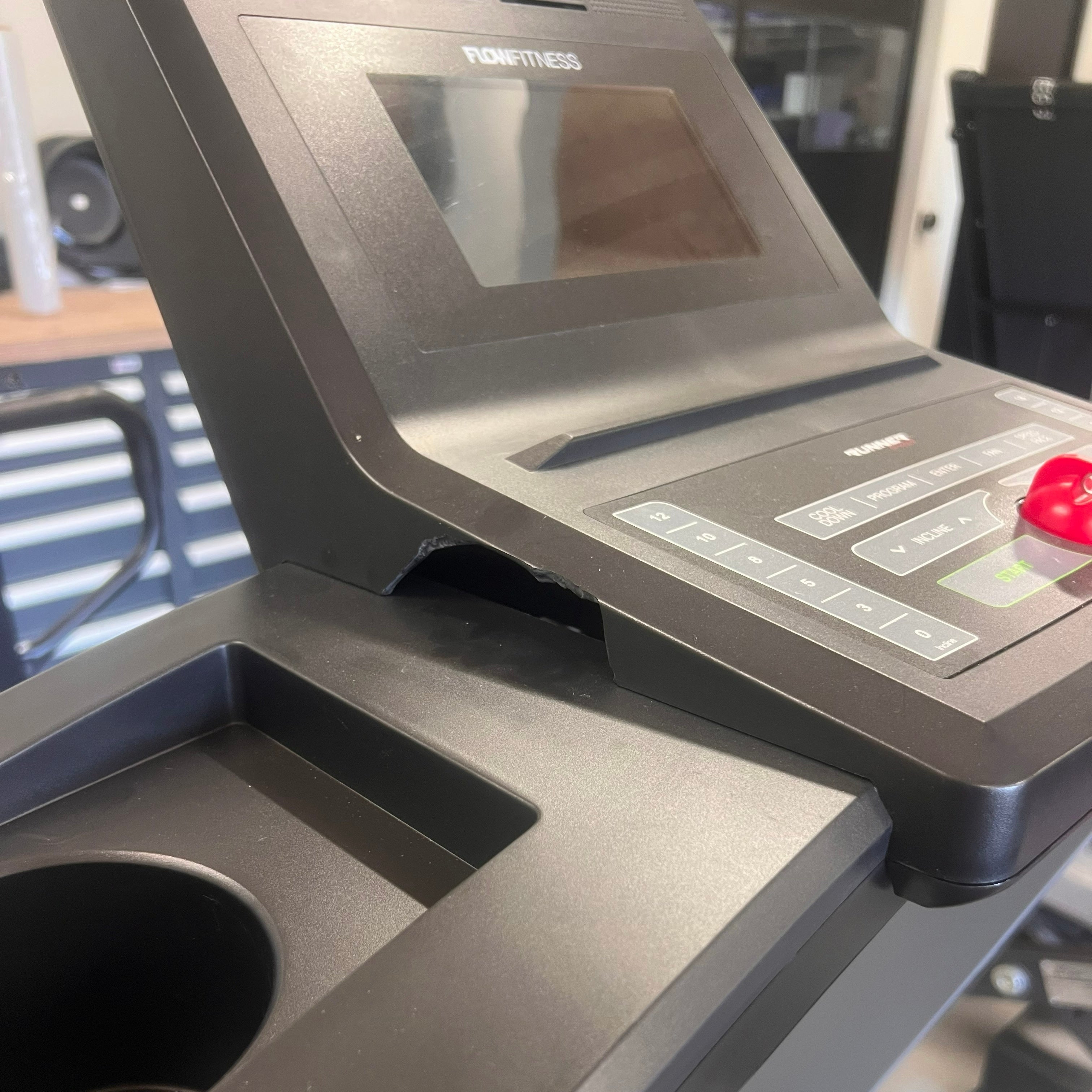 Flow Fitness Runner DTM2000i Loopband - Showroommodel met beschadiging