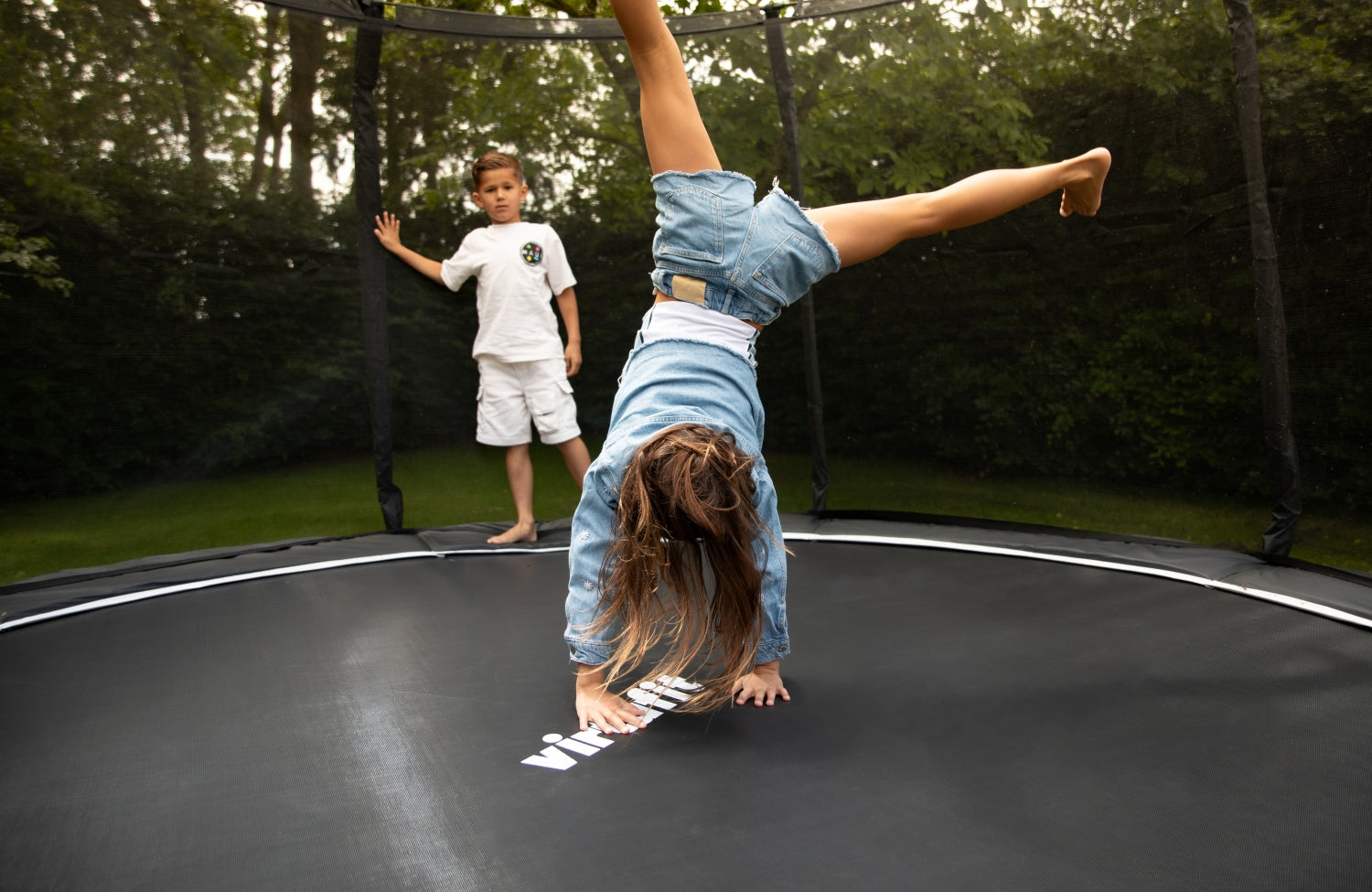 Trampoline VirtuFit Premium avec filet de sécurité - Noir - 251 cm - Tweedekans