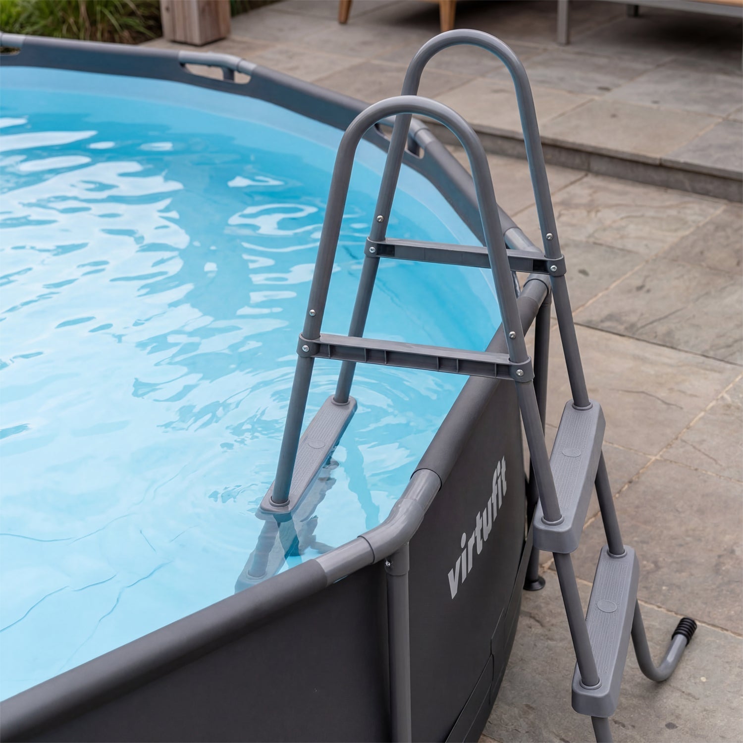 VirtuFit Échelle de Piscine - 84 cm