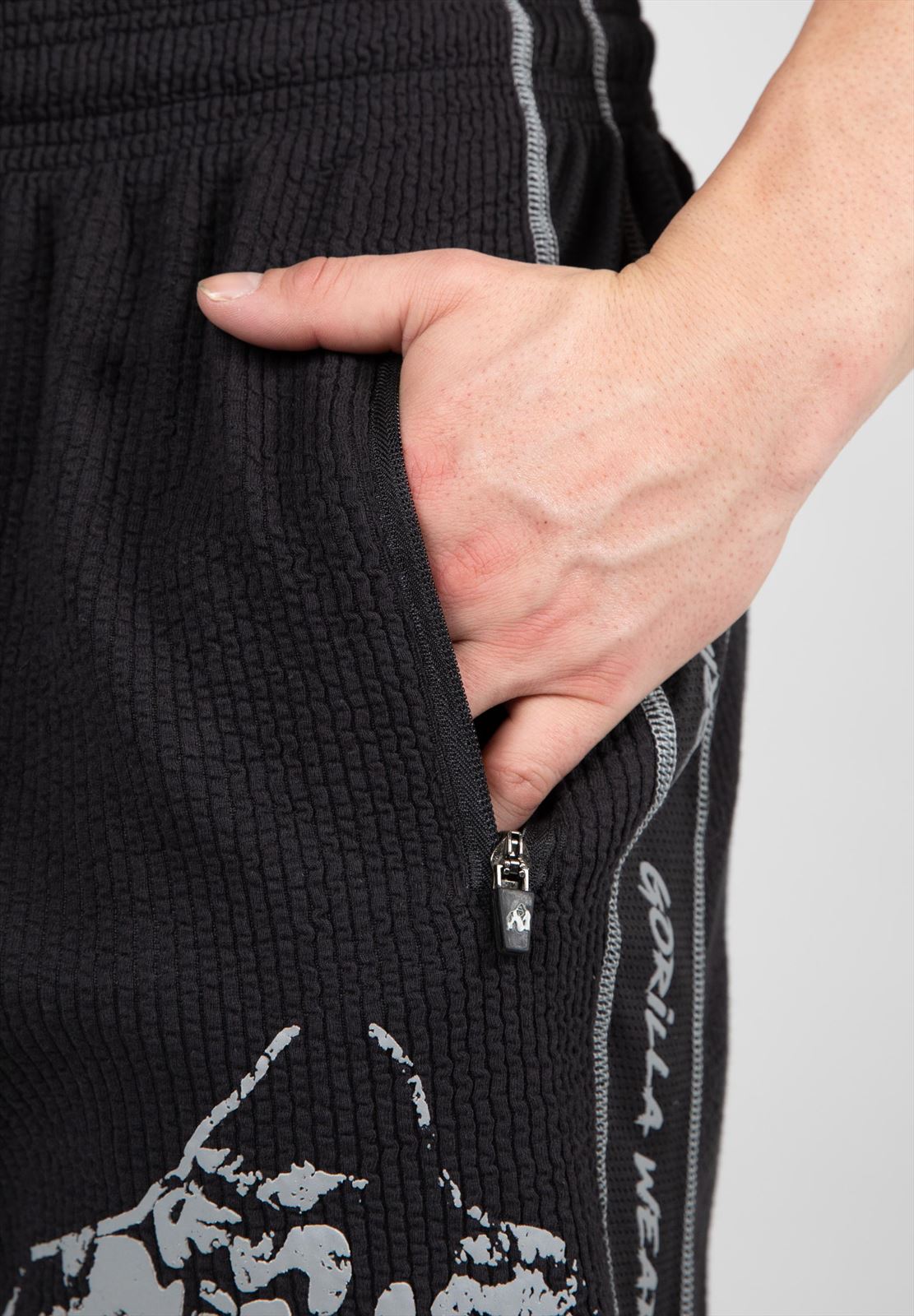 Gorilla Wear Buffalo Old School Workout Shorts - Noir/Gris