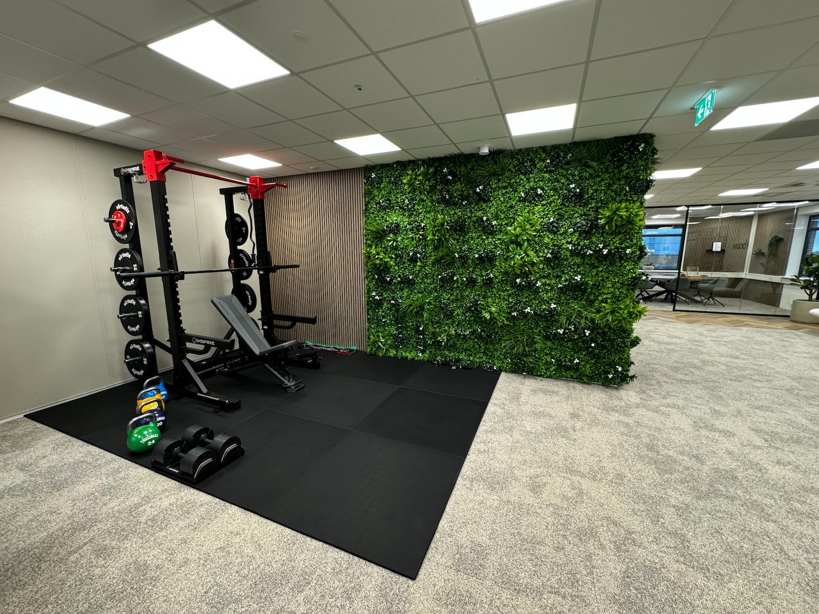Dalle en caoutchouc Flow Fitness avec couche SBR imperméable - 100 x 100 x 2 cm - par 60 pièces