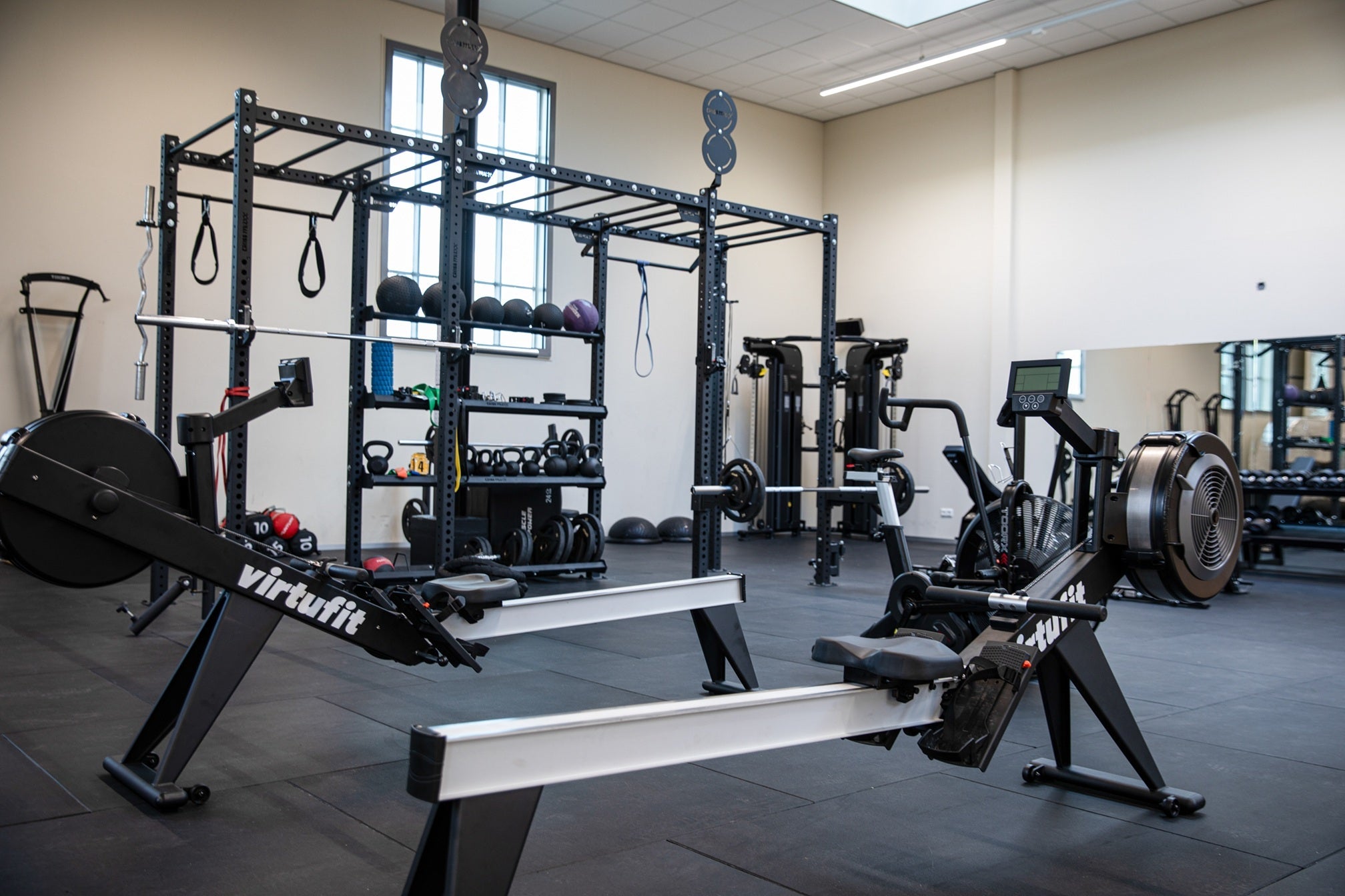 Flow Fitness Dalle en caoutchouc avec couche SBR imperméable - 100 x 100 cm