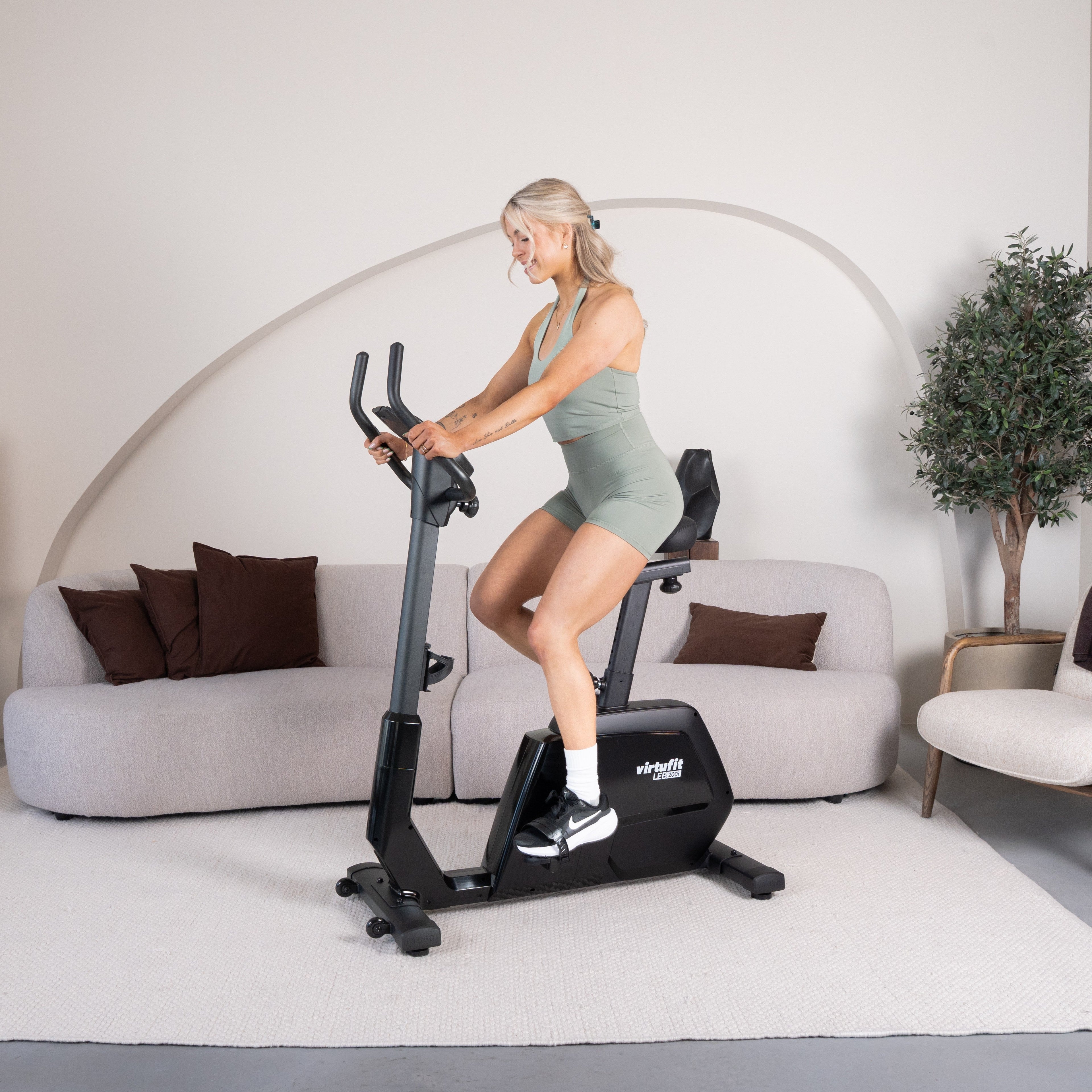 VirtuFit LEB200i Low Entry Bike - Hometrainer (LEB 1.2i)