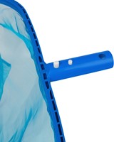 Detailopname van het VirtuFit Zwembad Schepnet met de universele klikverbinding voor bevestiging op een telescoopsteel.