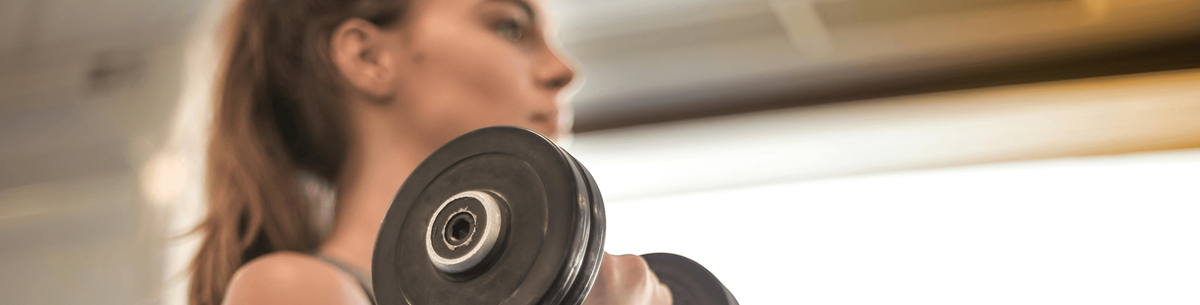 Krachttraining oefeningen om thuis te doen: bouw echte kracht op met deze concrete aanpak