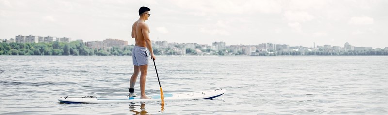 Planches de SUP pour débutants : à quoi faut-il faire attention ?