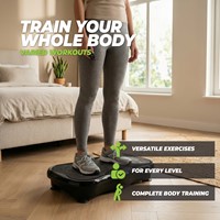 Lifestyle afbeelding van de zwarte VirtuFit Trilplaat voor een complete lichaamstraining in de slaapkamer.